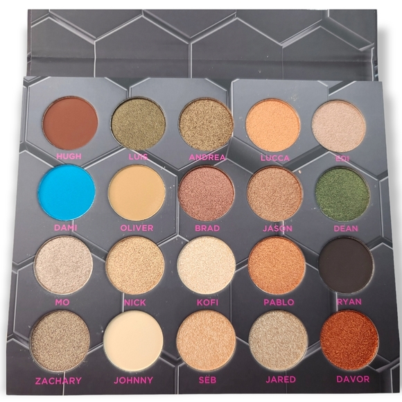 Barbarella Eyeshadow Palette by BeeBeauty London - Picture 14 of 17